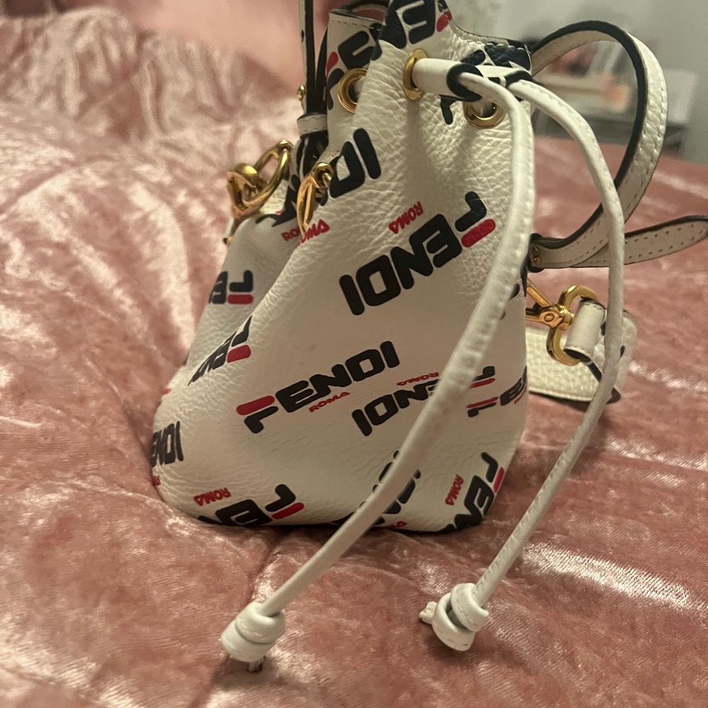 Fendi Roma bucket bag. Authentic. - Picture 2 of 5